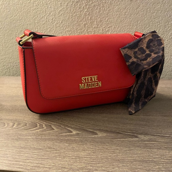 Steve Madden Handbags - NWOT Steve Madden Red Shoulder Bag with Scarf